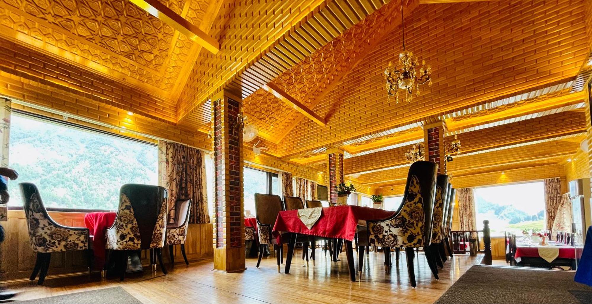 Hotel Village Walk Sonāmarg Eksteriør billede