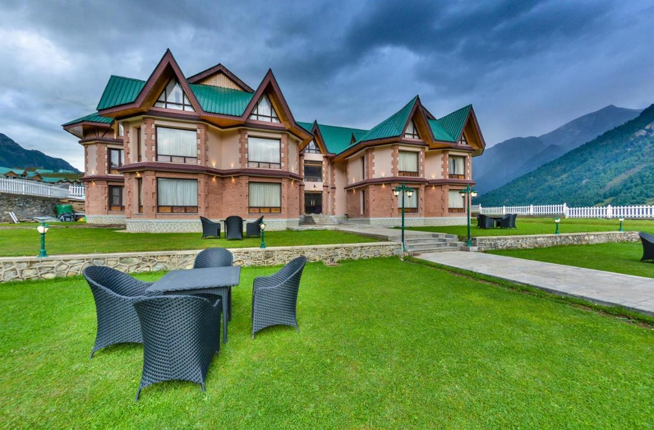 Hotel Village Walk Sonāmarg Eksteriør billede
